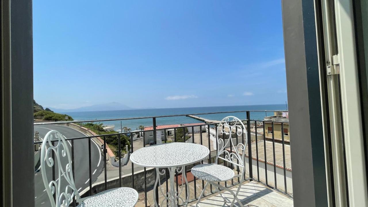 Naro Suites And Rooms Bacoli Bagian luar foto