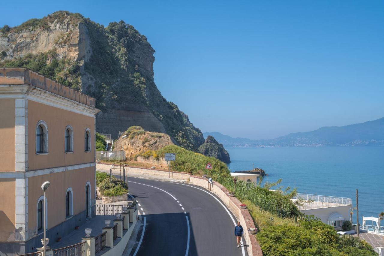 Naro Suites And Rooms Bacoli Bagian luar foto