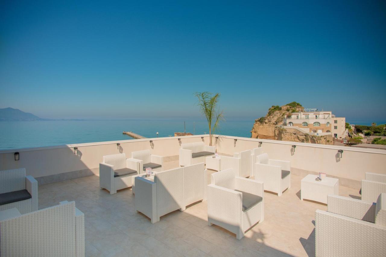 Naro Suites And Rooms Bacoli Bagian luar foto