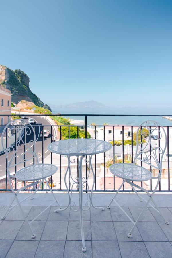 Naro Suites And Rooms Bacoli Bagian luar foto