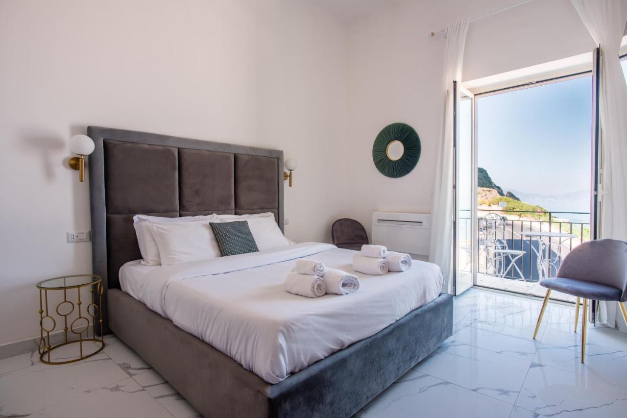 Naro Suites And Rooms Bacoli Bagian luar foto