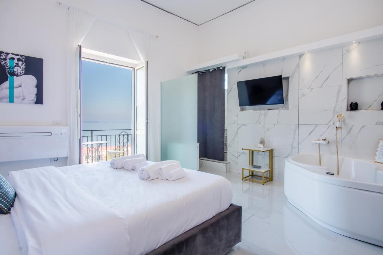 Naro Suites And Rooms Bacoli Bagian luar foto