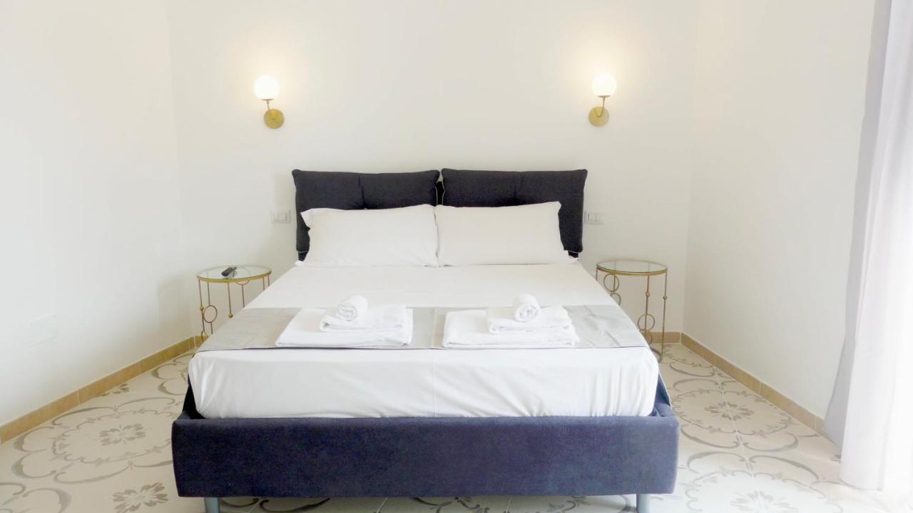 Naro Suites And Rooms Bacoli Bagian luar foto