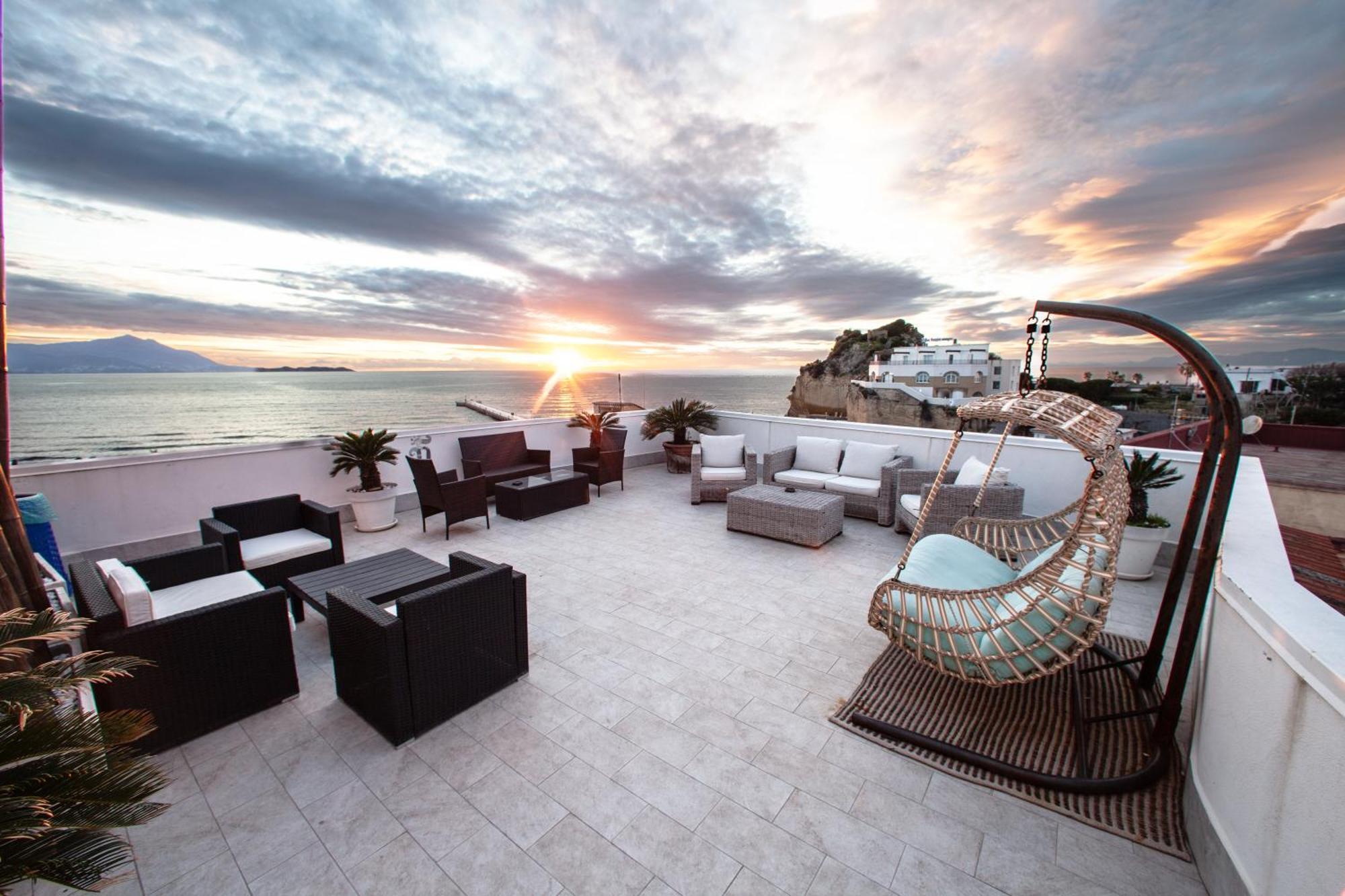 Naro Suites And Rooms Bacoli Bagian luar foto