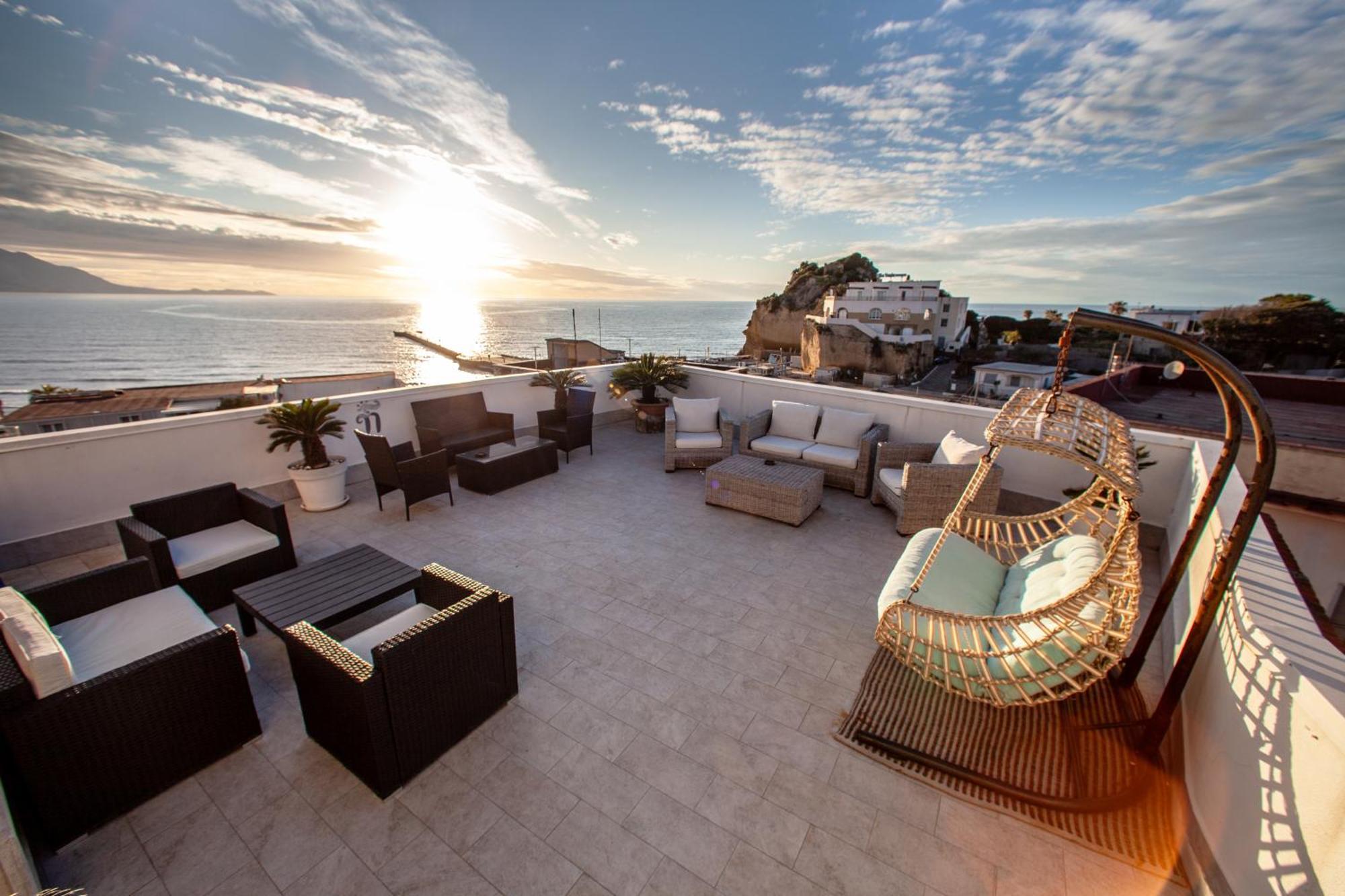 Naro Suites And Rooms Bacoli Bagian luar foto